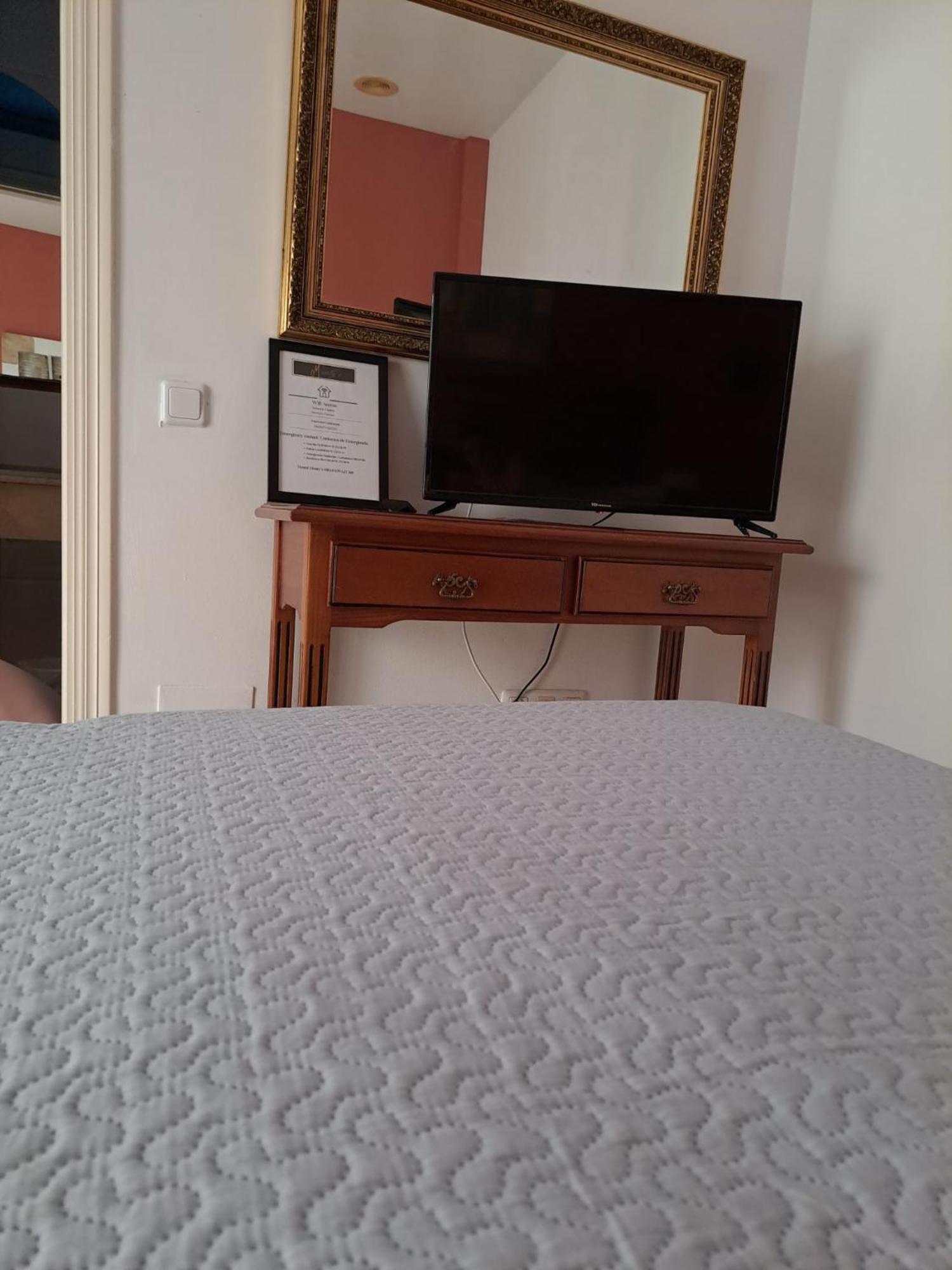 Hostal Montys Nerja Exteriér fotografie