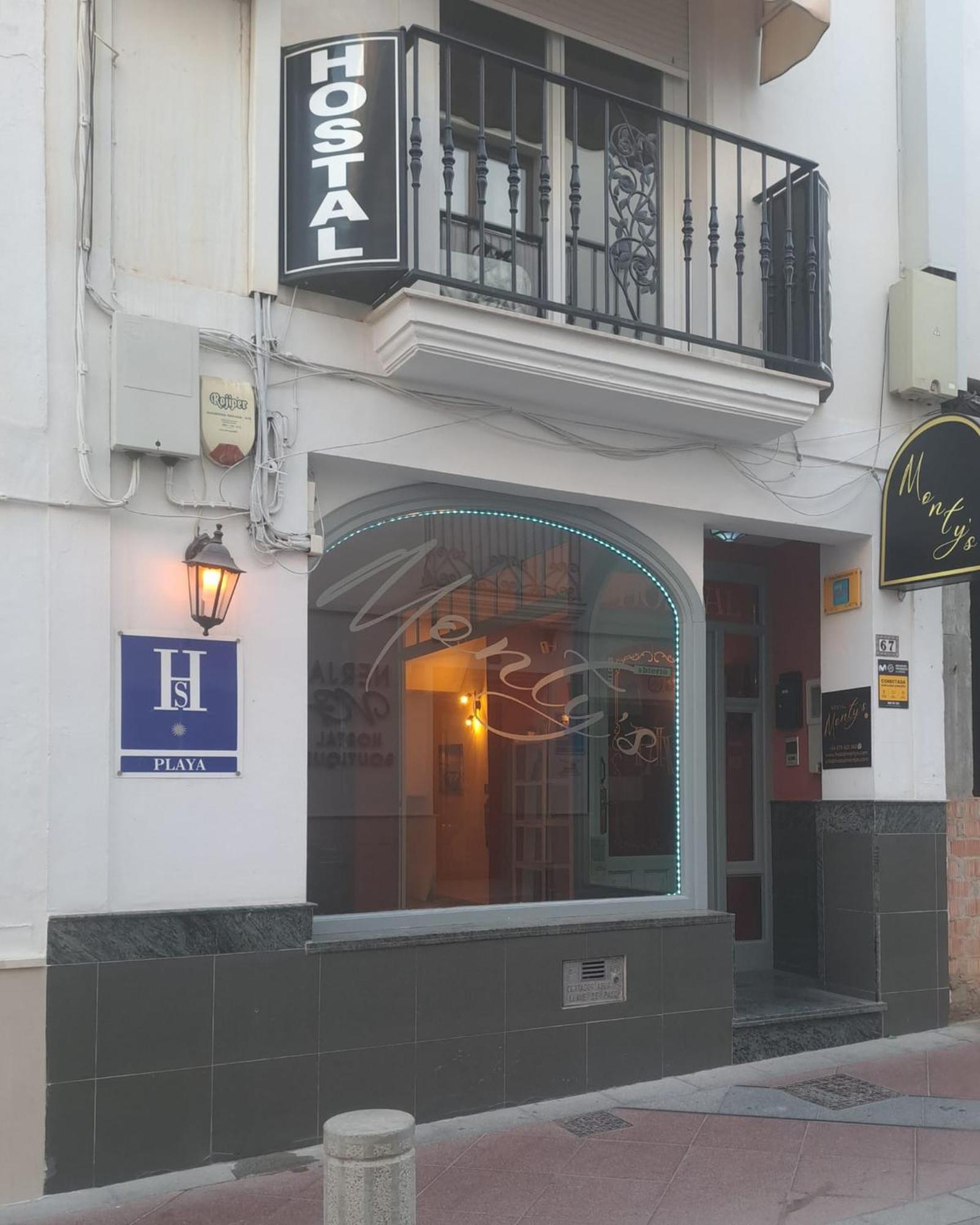 Hostal Montys Nerja Exteriér fotografie