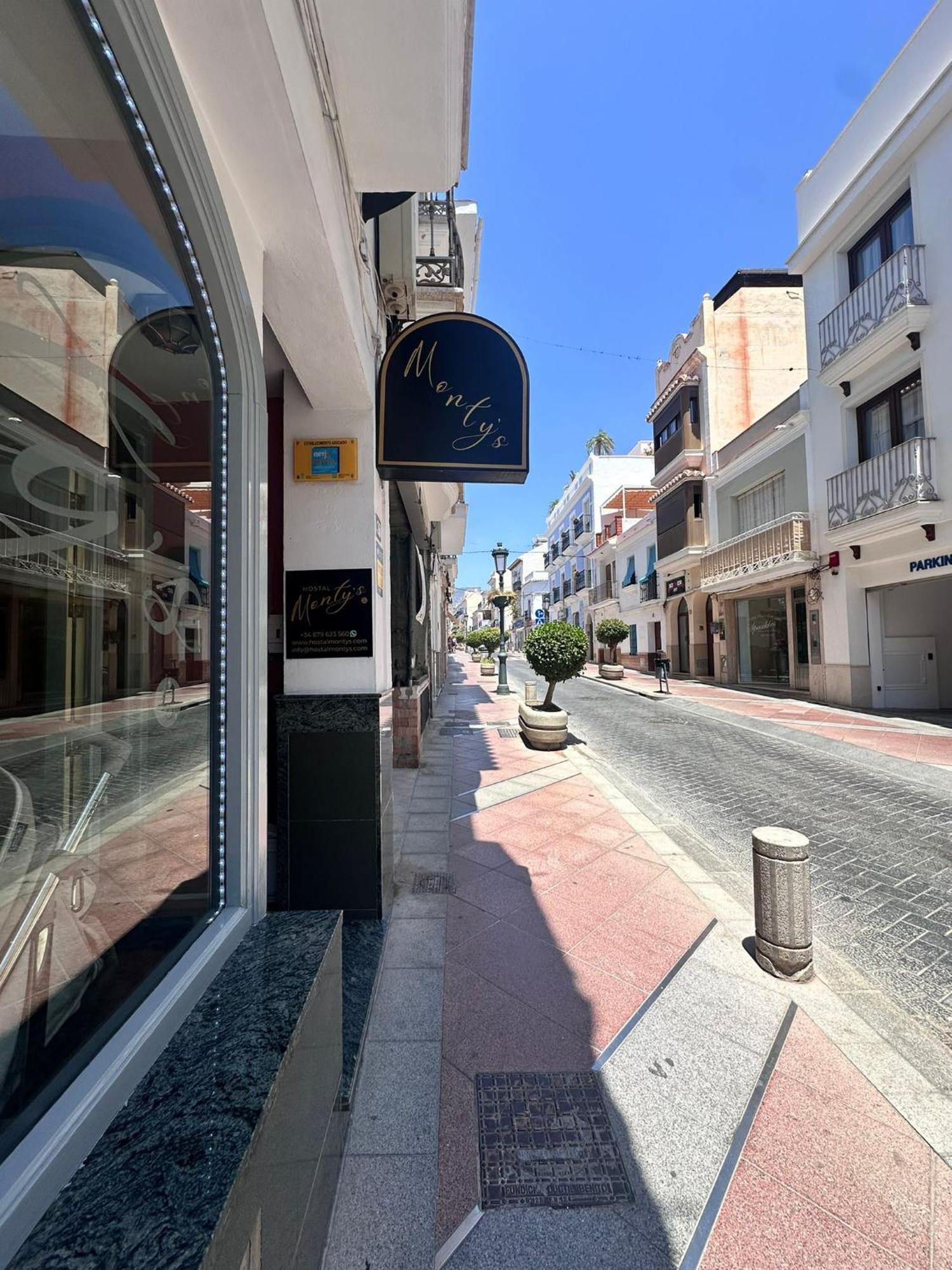 Hostal Montys Nerja Exteriér fotografie